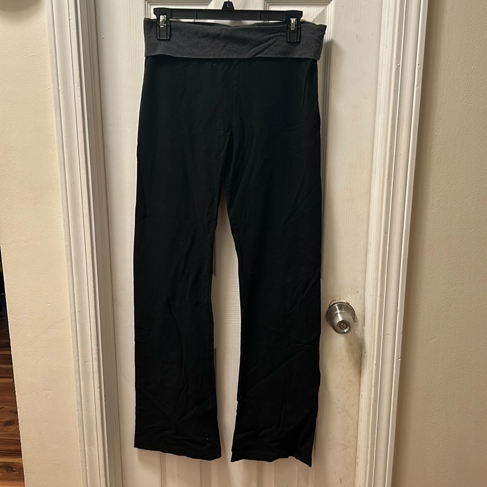 VS yoga pants